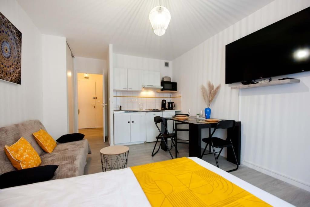 Apartament Le Prestigieux Centre Gare Wifi Et Parking Gratuit Amiens Zewnętrze zdjęcie