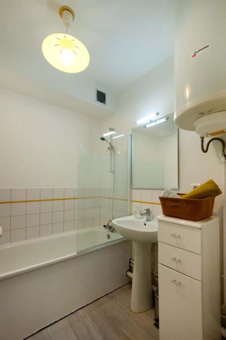 Apartament Le Prestigieux Centre Gare Wifi Et Parking Gratuit Amiens Zewnętrze zdjęcie